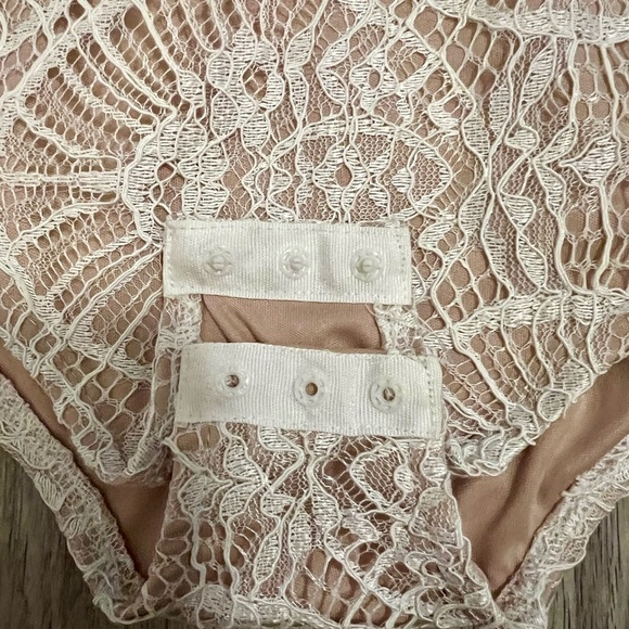 Vici Lace Bodysuit - Picture 3 of 10